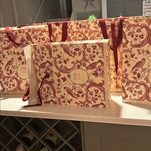 Sezane gift sets (2)